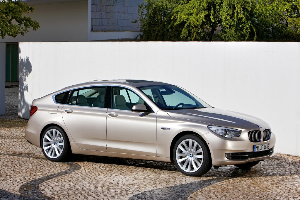 Review of BMW 5 Series Gran Turismo: A Luxurious and Versatile Ride