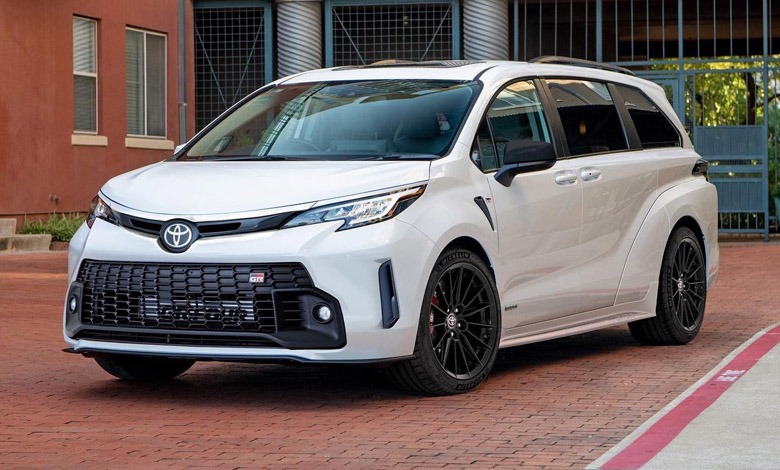 Review of 2023 Toyota Sienna: A Game-Changing Minivan for the Modern Family