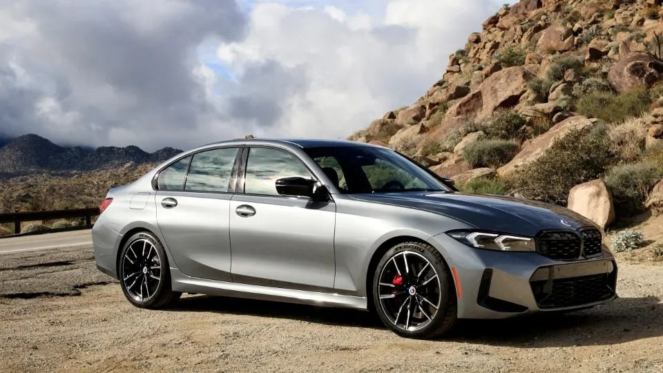 2023 BMW 3 Series Review1