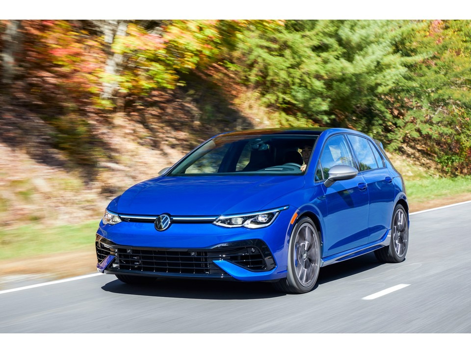 Review of 2023 Volkswagen Golf: The Evolution of a Classic