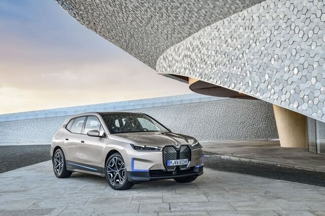 Review of BMW iX 2023: Is It Worth the Hype?