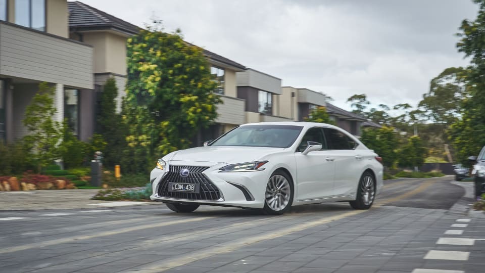 Unveiling the Luxury and Power of the 2023 Lexus ES300h Sports
