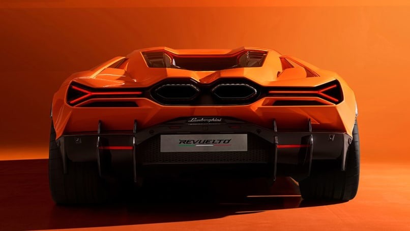 2024 Lamborghini Revuelto coupe 1