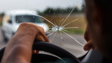 How to handle scratched or cracked steering glass